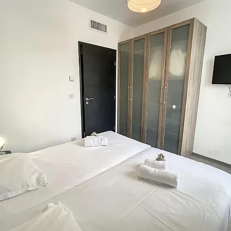 Apartment Brand New 2 Bedroom Gambetta Fully Renovated 2021- 5 Mns Palais By Olam