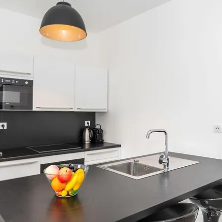 Apartment Brand New 2 Bedroom Gambetta Fully Renovated 2021- 5 Mns Palais By Olam *