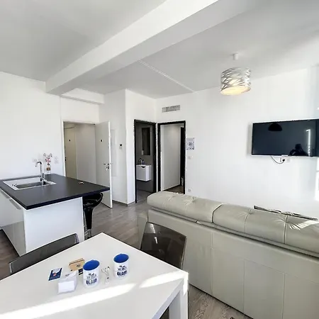 Apartment Brand New 2 Bedroom Gambetta Fully Renovated 2021- 5 Mns Palais By Olam